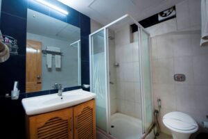 Clean bathroom for patient-friendly medical accommodation in Gurgaon